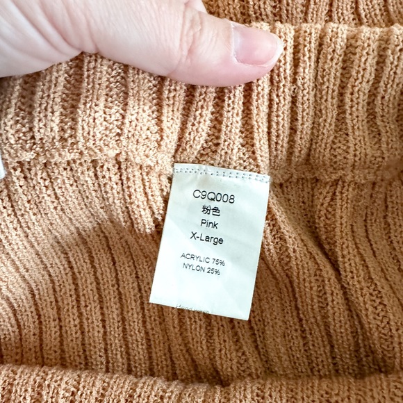 Knit One Shoulder Two Piece Set - Picture 2 of 3